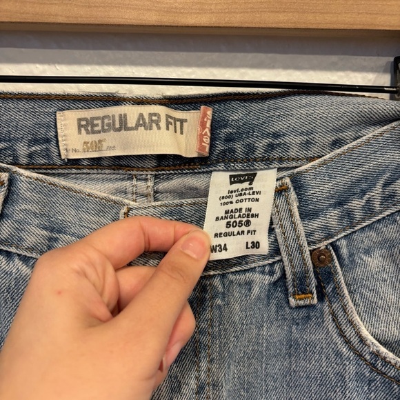 VTG Levi’s 505 blue distressed jeans - Picture 5 of 8